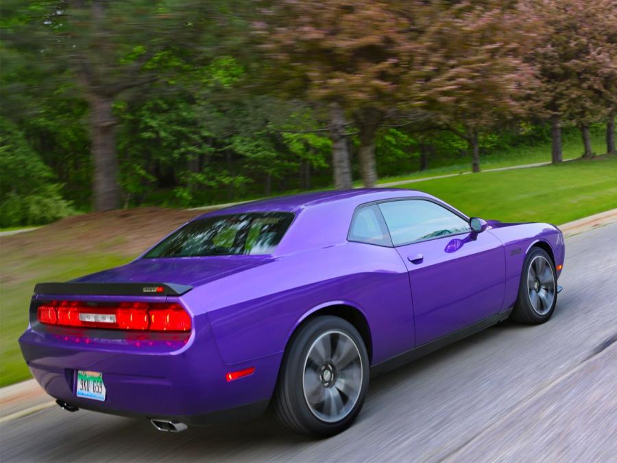  Dodge Challenger SRT8 Core 2013 года  (фото 2 из 7)